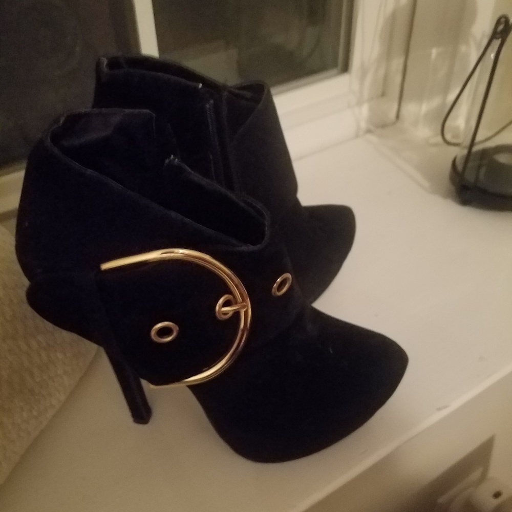 Velvet buckle heels